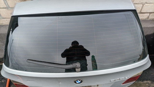 Стекло двери задка 51317163460 BMW