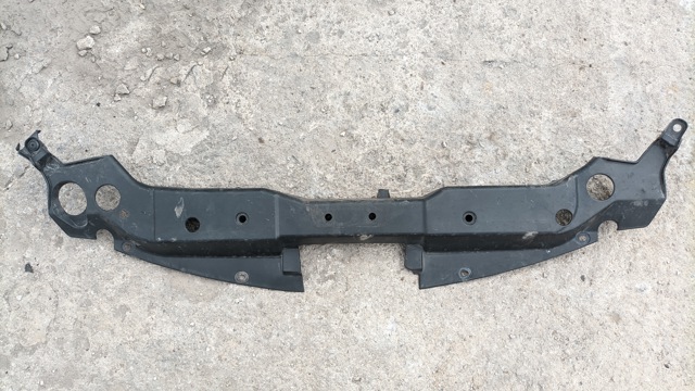 Ободок решетки радиатора 62322EM30A NISSAN