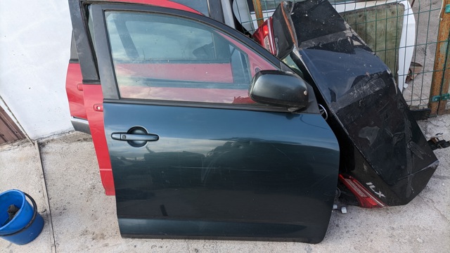 Пассажирская передняя дверь 6700142120 TOYOTA