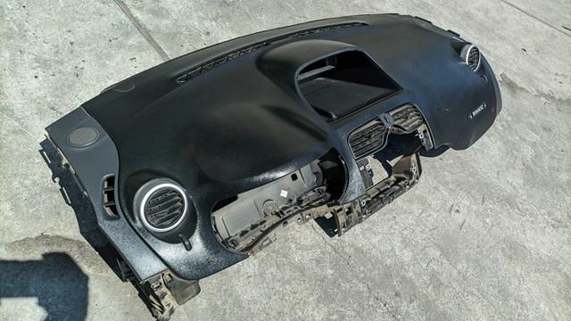 Передняя панель 681003071R RENAULT
