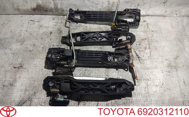 Держатель наружной ручки двери, задней правой 6920312110 TOYOTA
