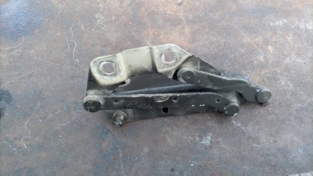 Левая петля капота 6H5216801AC LAND ROVER