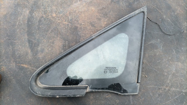 Стекло треугольное двери передней левой 76821ED500 NISSAN