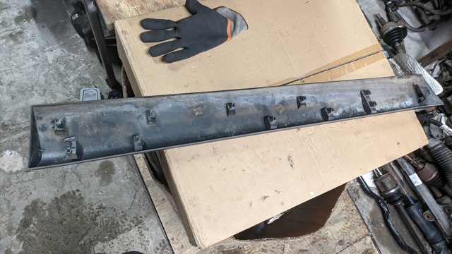 801861710R RENAULT Молдинг двери передней правой купить в Одесса