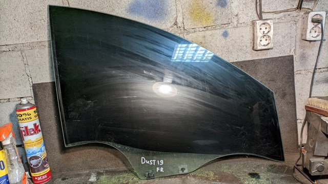 Стекло передней правой двери 803004955R RENAULT