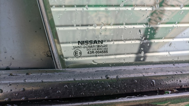 NISSAN 80300EL000 Стекло двери передней правой в наличии Павлоград
