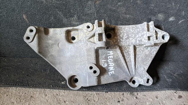 Кронштейн крепления генератора 8200100148 RENAULT