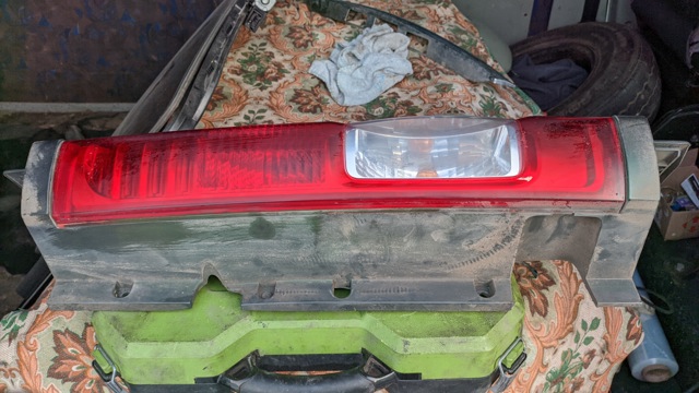 RENAULT 8200415251 Фонарь задний правый в наличии Запорожье
