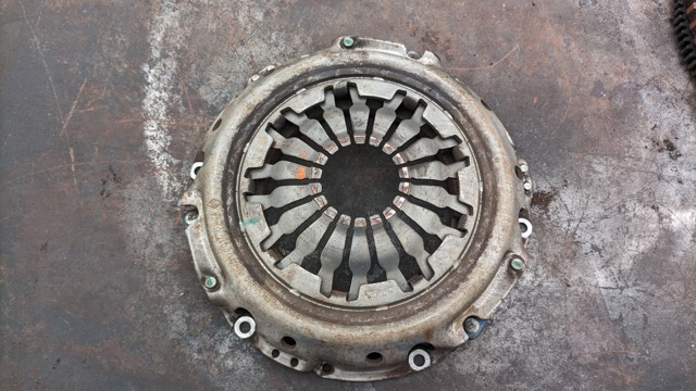 Корзина сцепления 8200446121 RENAULT