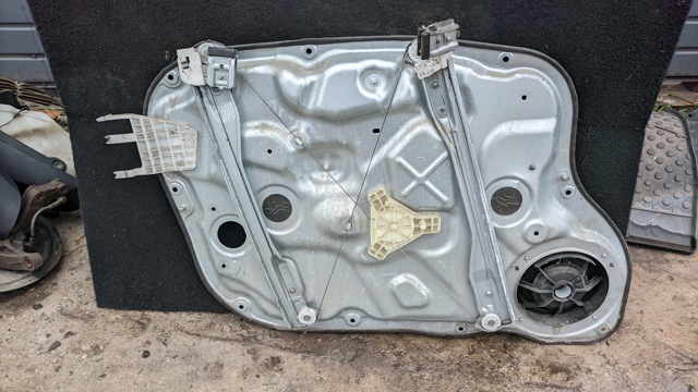 Стеклоподъемник передней правой двери 824811H000 HYUNDAI