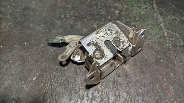 Замок двери боковой/сдвижной 825027108R RENAULT