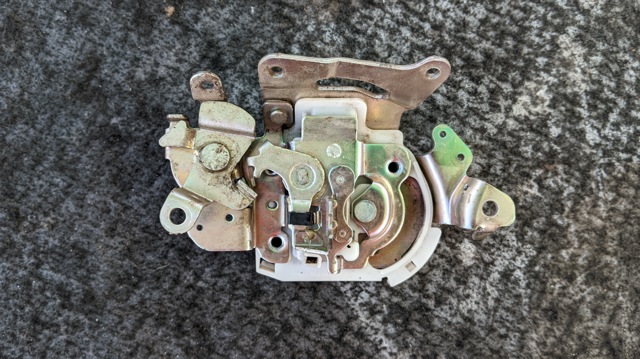 RENAULT 825086753R Замок двери задней левой в наличии Запорожье