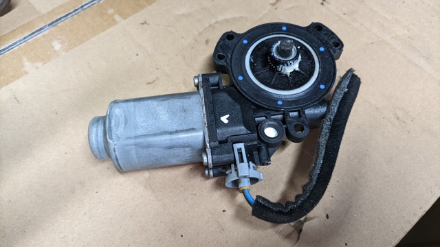 HYUNDAI 834502B000 Мотор стеклоподъемника двери задней левой в наличии Черкассы