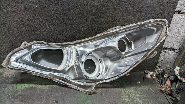 84001AJ100 SUBARU Правая фара купить в Украина