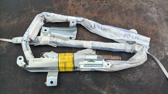 Левая шторка безопасности 850101H500 HYUNDAI