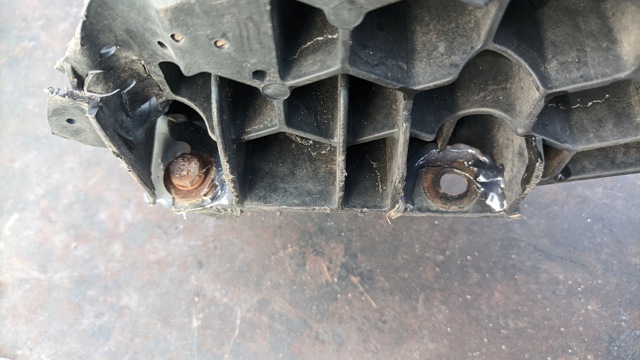 865711J000 HYUNDAI Решетка бампера переднего нижняя купить в Киев