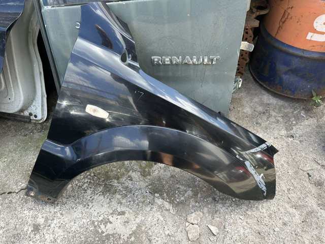 Накладка переднего правого крыла 877203E500 HYUNDAI