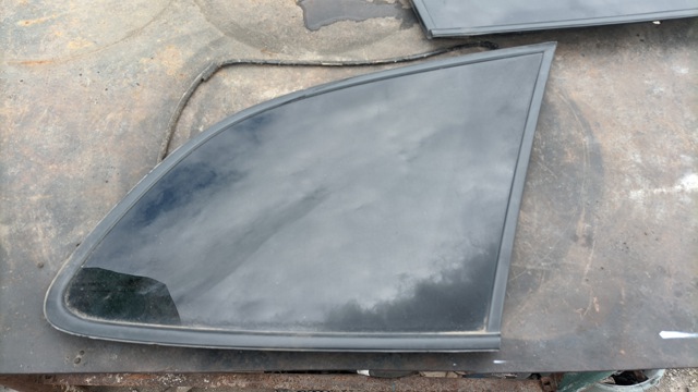 Стукло багажника, правое 878202B030 HYUNDAI
