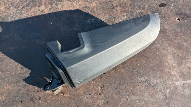 Накладка стойки кузова внешняя, задняя правая 903901105R RENAULT