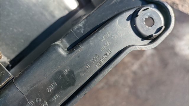 903902581R RENAULT Накладка стойки кузова внешняя задняя левая купить в Ужгород