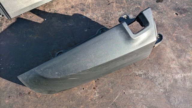 Накладка стойки кузова внешняя, задняя левая 903902581R RENAULT