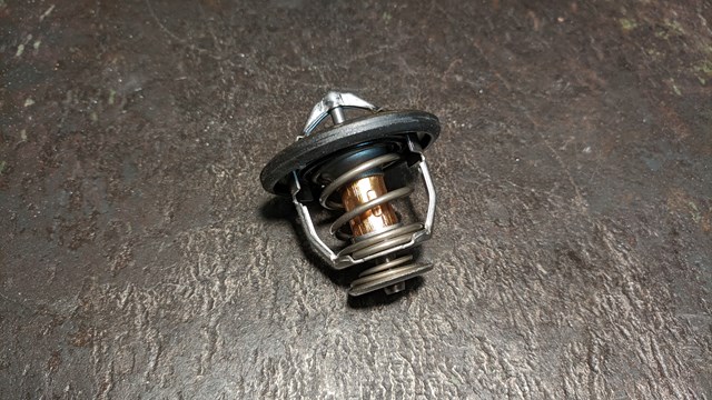 Термостат отключающий клапан Тойота Камри 6