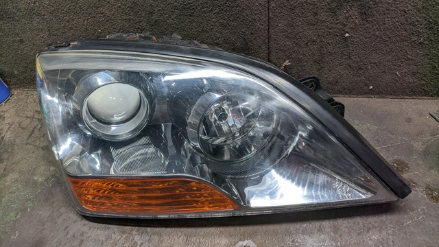 Правая блок фара 921023E611 HYUNDAI
