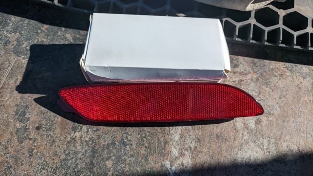 Отражатель бампера заднего правый 924803E560 HYUNDAI
