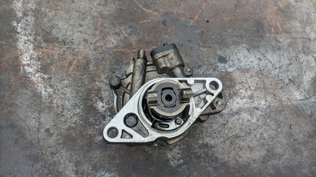 OPEL 93184211 Насос вакуумный в наличии Чернигов