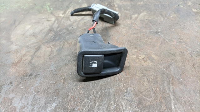 Кнопка открытия лючка бензобака 935552B000WK HYUNDAI