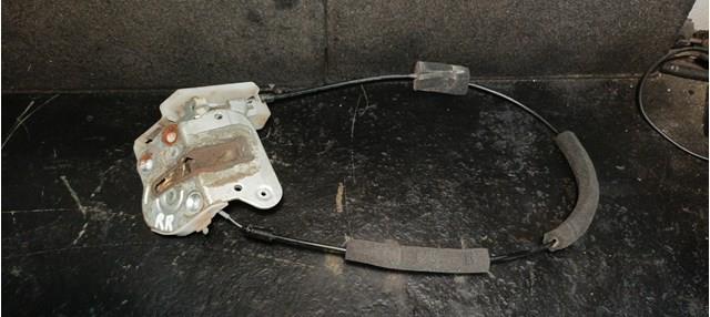 Замок задней правой двери  C23572310E MAZDA