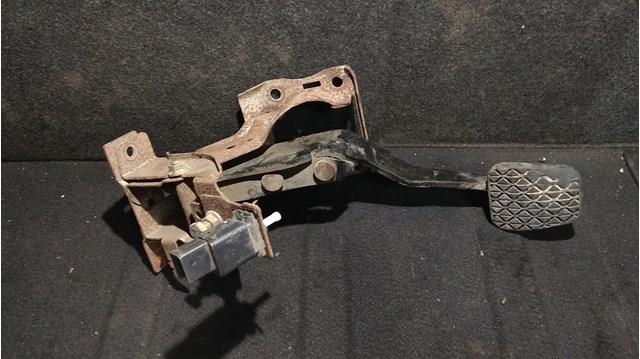 Педаль тормоза GJ6A43300B MAZDA