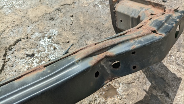 LR005532 LAND ROVER Усилитель бампера переднего купить в Житомир
