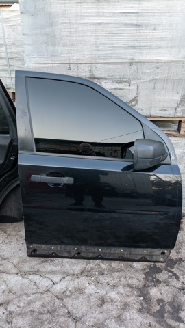 Пассажирская передняя дверь LR005656 LAND ROVER