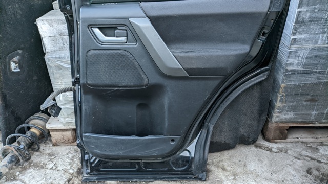 LAND ROVER LR005851 Дверь задняя правая в наличии Ужгород