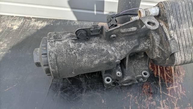  Корпус масляного фильтра MN980122 MITSUBISHI