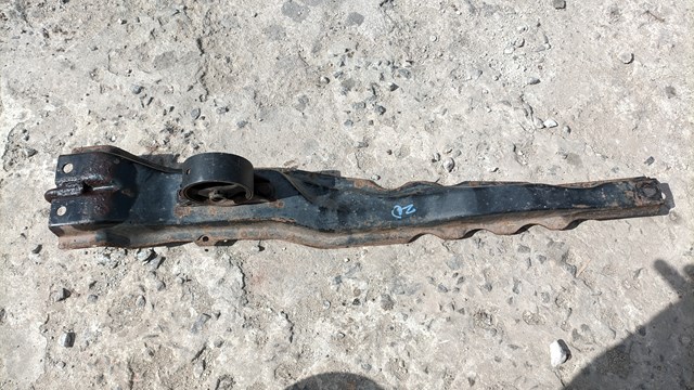 Подрамник двигателя MR589557 MITSUBISHI