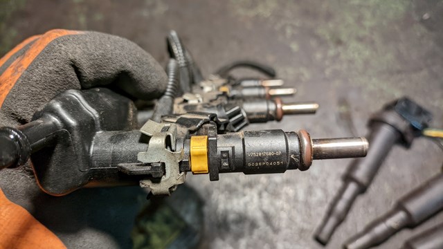 Форсунка инжектора V752817680 PEUGEOT