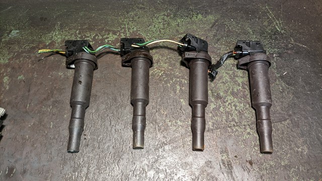 Катушка зажигания V759493780 PEUGEOT