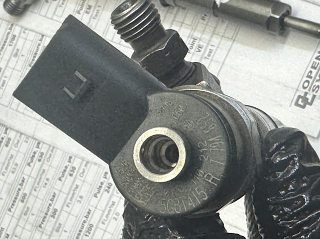 Топливные форсунки 0445110212 BOSCH