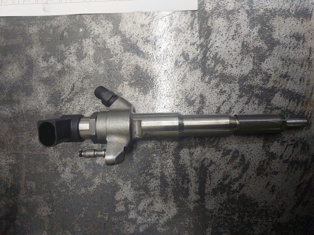 Форсунка дизельная в сборе 166000372R NISSAN