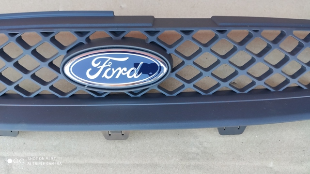 FORD 1373755 Решетка радиатора в наличии Винница