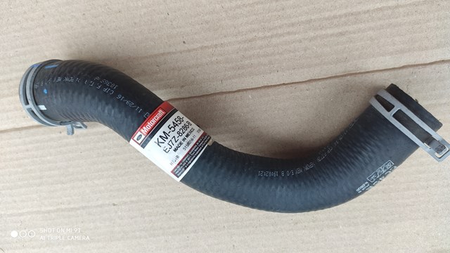 EJ7Z8286B Шланг (патрубок) радиатора охлаждения нижний купить Ужгород