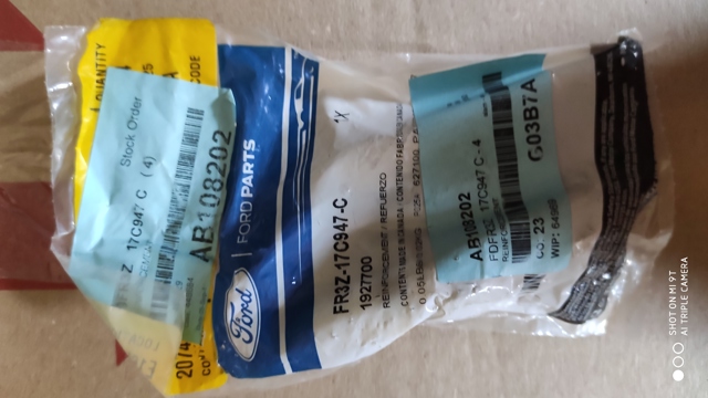 Крепление бампера FR3Z17C947C FORD