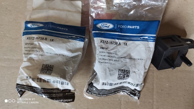 Буфер капота резиновый KS7Z16758B FORD