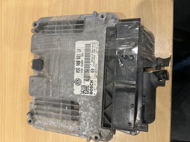 Модуль управления двигателем 03G906021LK VAG