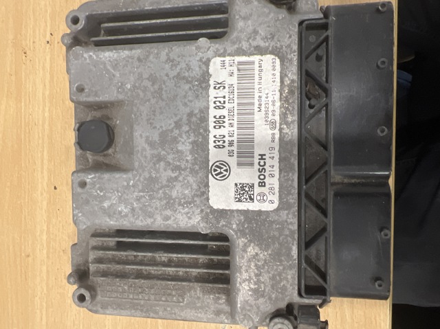 Мозги двигателя 03G906021SK VAG