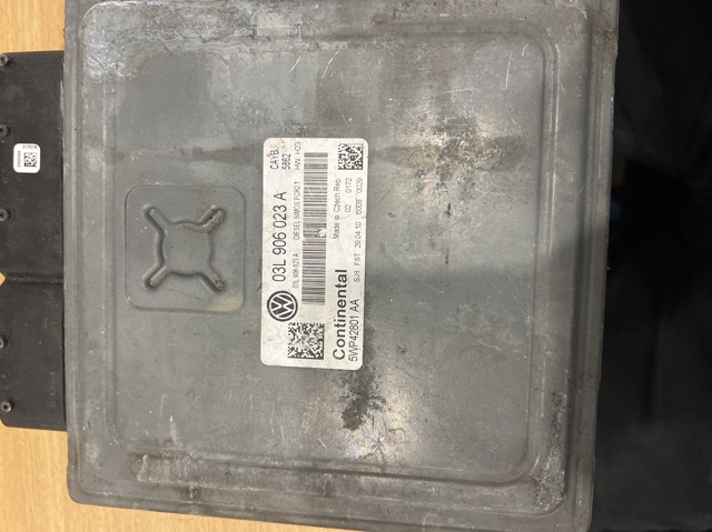 Модуль управления двигателем 03L906023A VAG