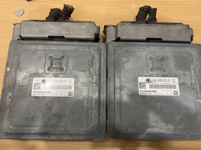 Модуль управления двигателем 03L906023LR VAG