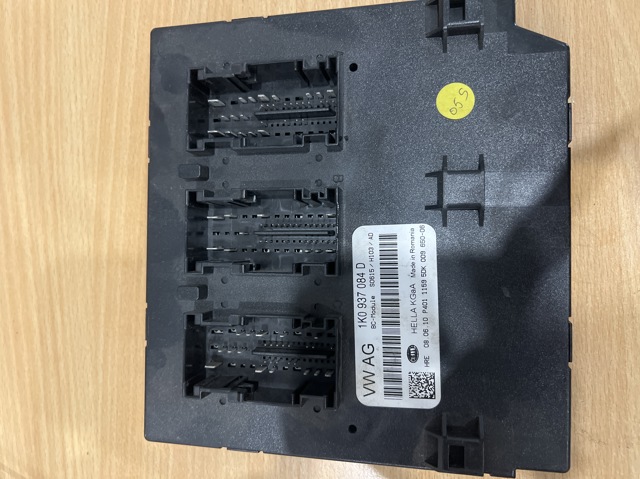 Блок управления бортовой сети 1K0937084D VAG